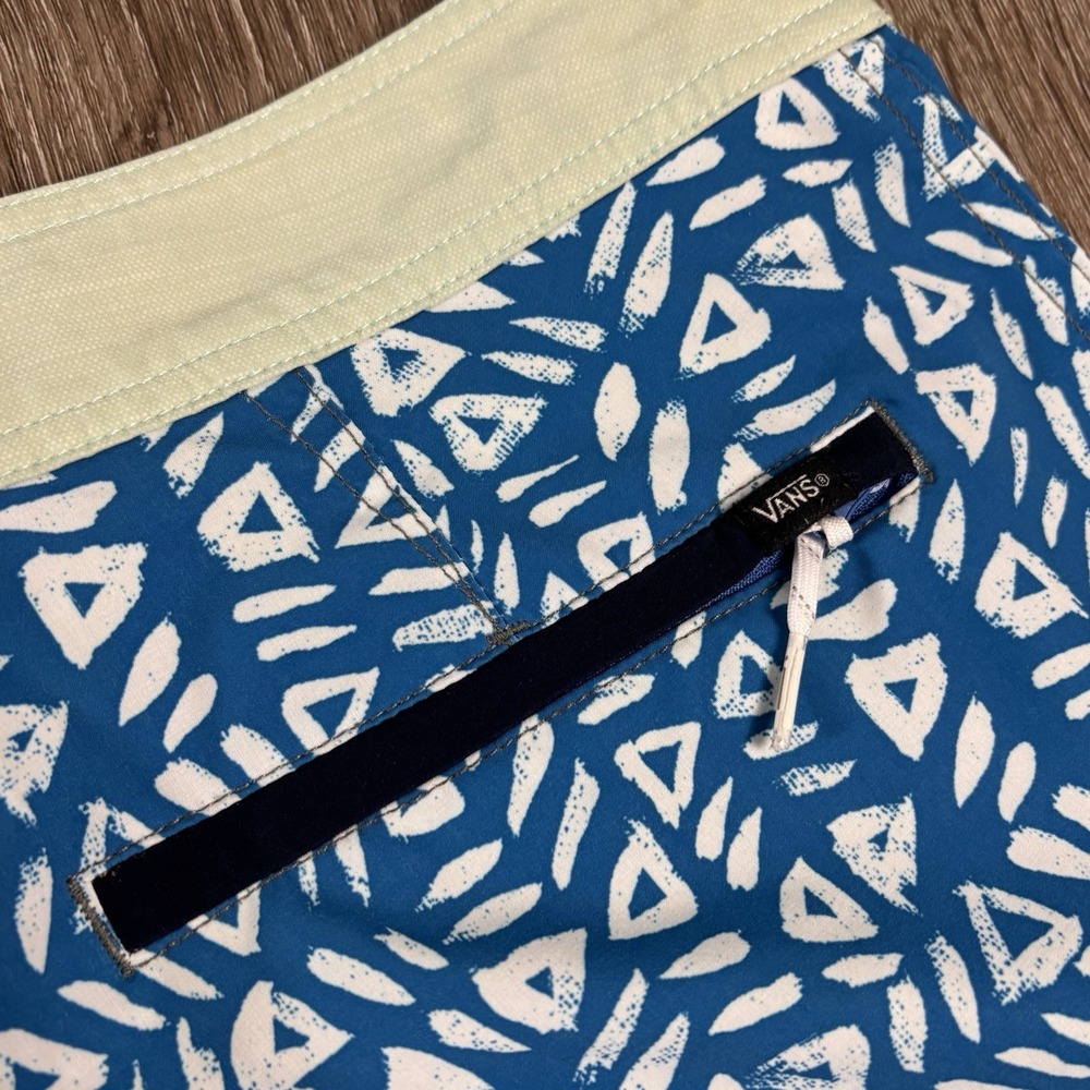 Vans Off The Wall Positive Vibe Warriors Mens 32 Blue Geometric 9" Board Shorts - Picture 7 of 8